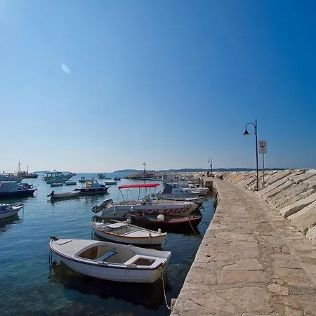 Matia Πούλα